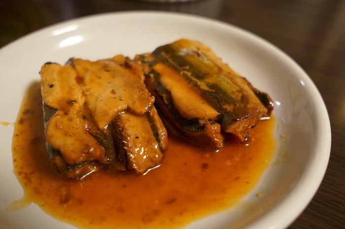 缶詰のサンマの蒲焼き