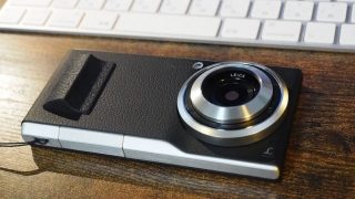 LUMIX CM10