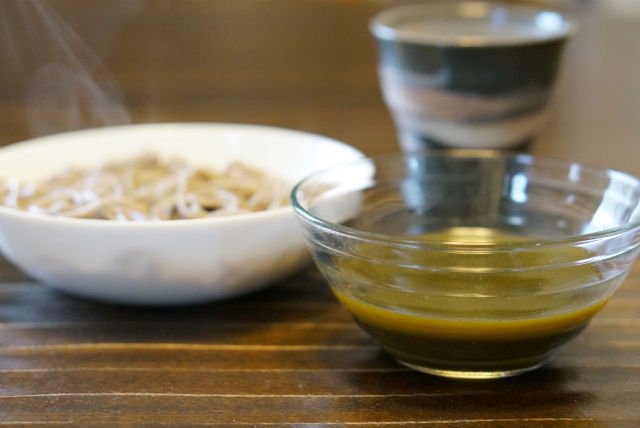 抹茶だしざるそば