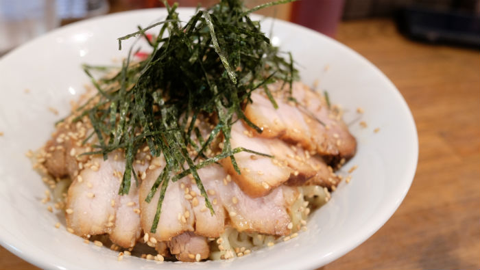 大阪の日本橋にある油そば専門店 きりん寺 さん ３回食べるとやみつきらしいので通います 合同会社うえせいや 大阪府堺市