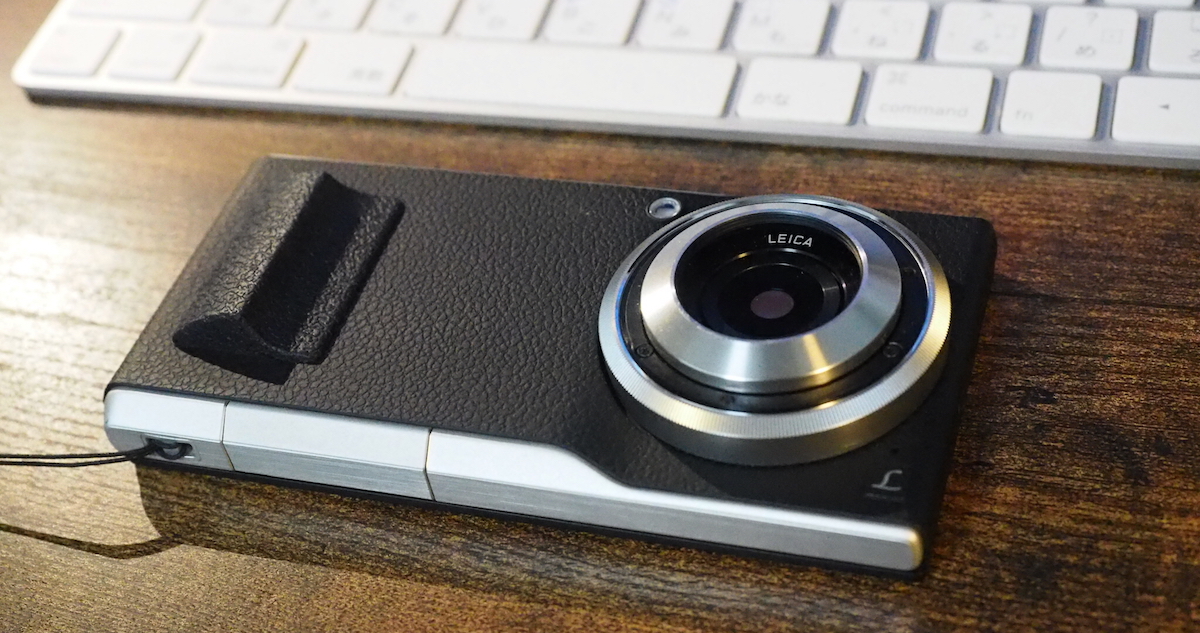 LUMIX CM10
